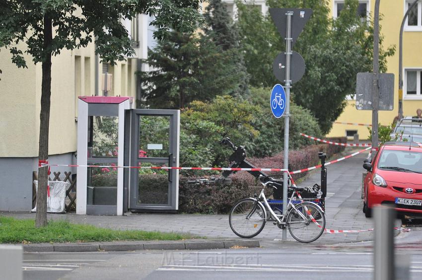 Kofferbombe entschaerft Koeln Graeffstr Subbelratherstr P057.JPG